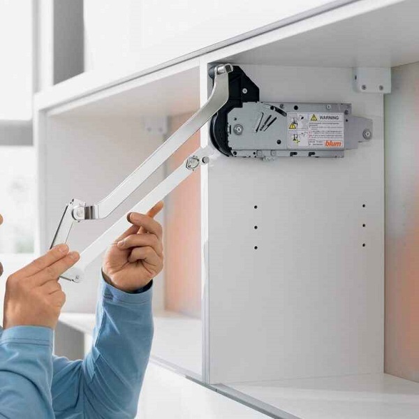 جک کابینت اتوبوسی {راهکاری شیک برای کابینت‌های هوایی}
